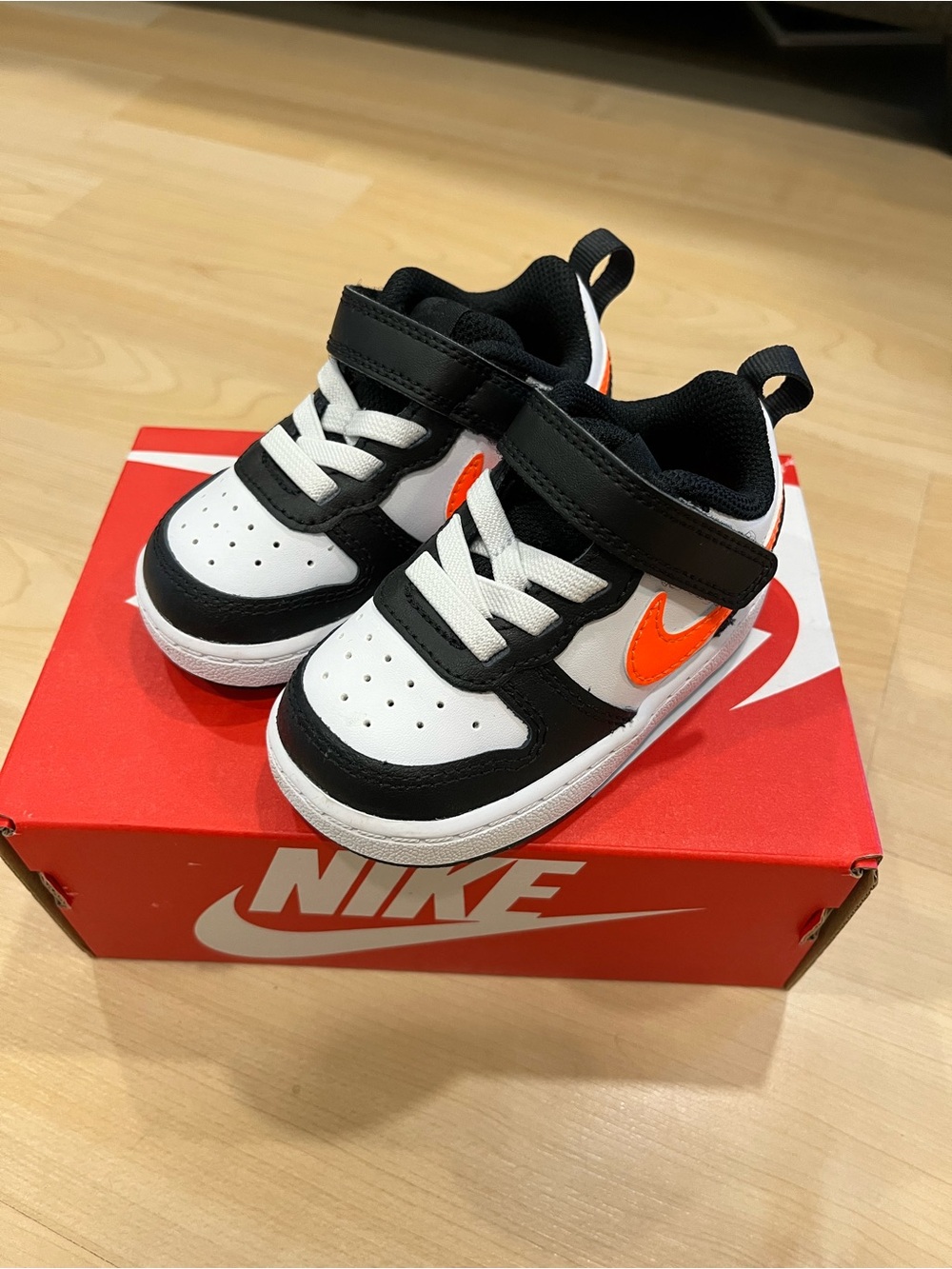 NEW!!! Nike infant Sneakers / size 5C